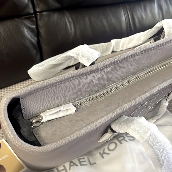 Michael Kors Jet Set Travel Tote Bag Pearl Grey - Picture 12 of 13